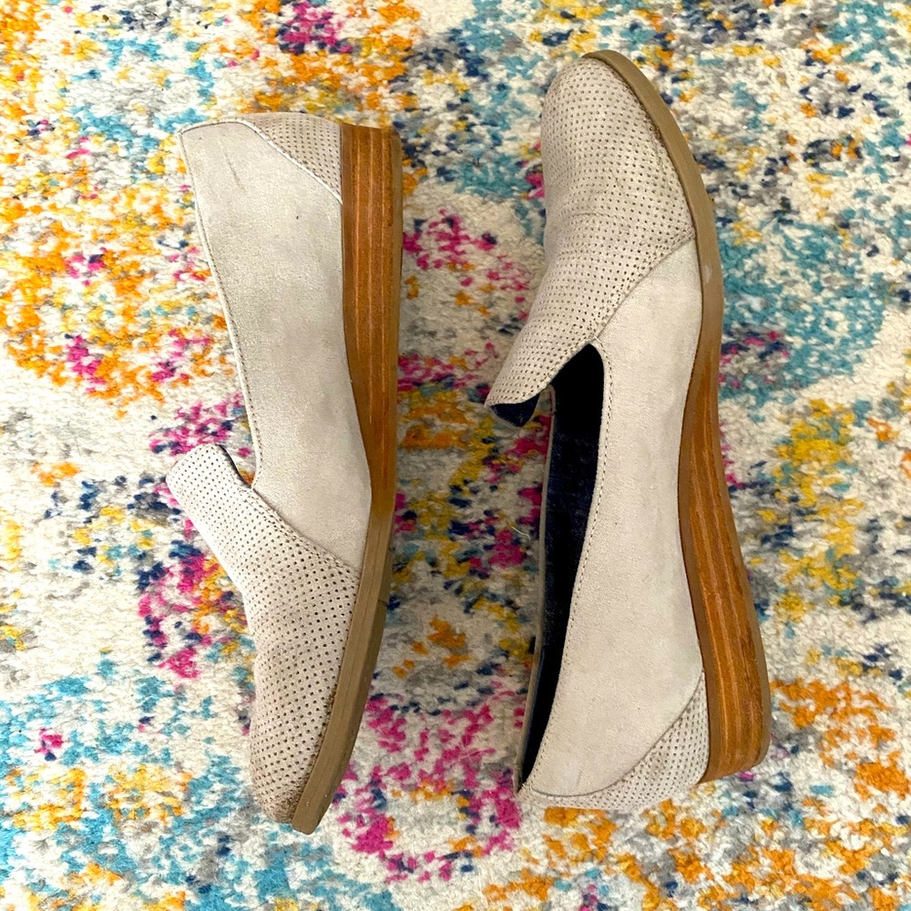 Dr. Scholl’s memory foam gray loafers